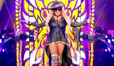 Elektra Lopez Shares A Sneak Peek Of Her Attention-Grabbing Festive Photo Shoot