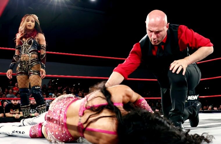 AEW Wrestler Powers Through Injury To Win Bodybuilding Title